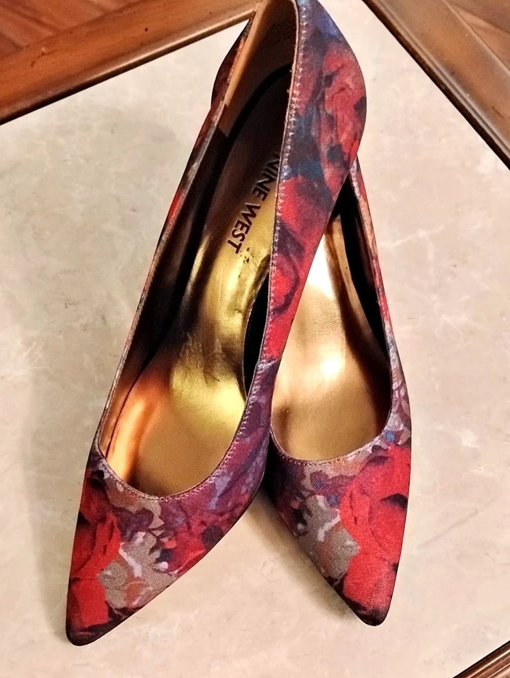 Nine West Margot Floral Pointed Toe Kitten Heel Pumps Red & Blue